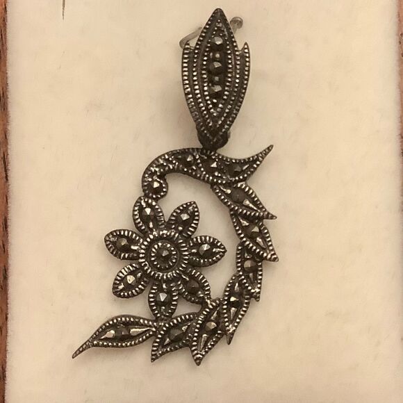 𝅺STERLING SILVER 925 MARCASITE FLORAL PENDANT​ - Picture 6 of 9